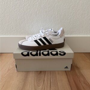 BRAND NEW!! Adidas VL Court 3.0